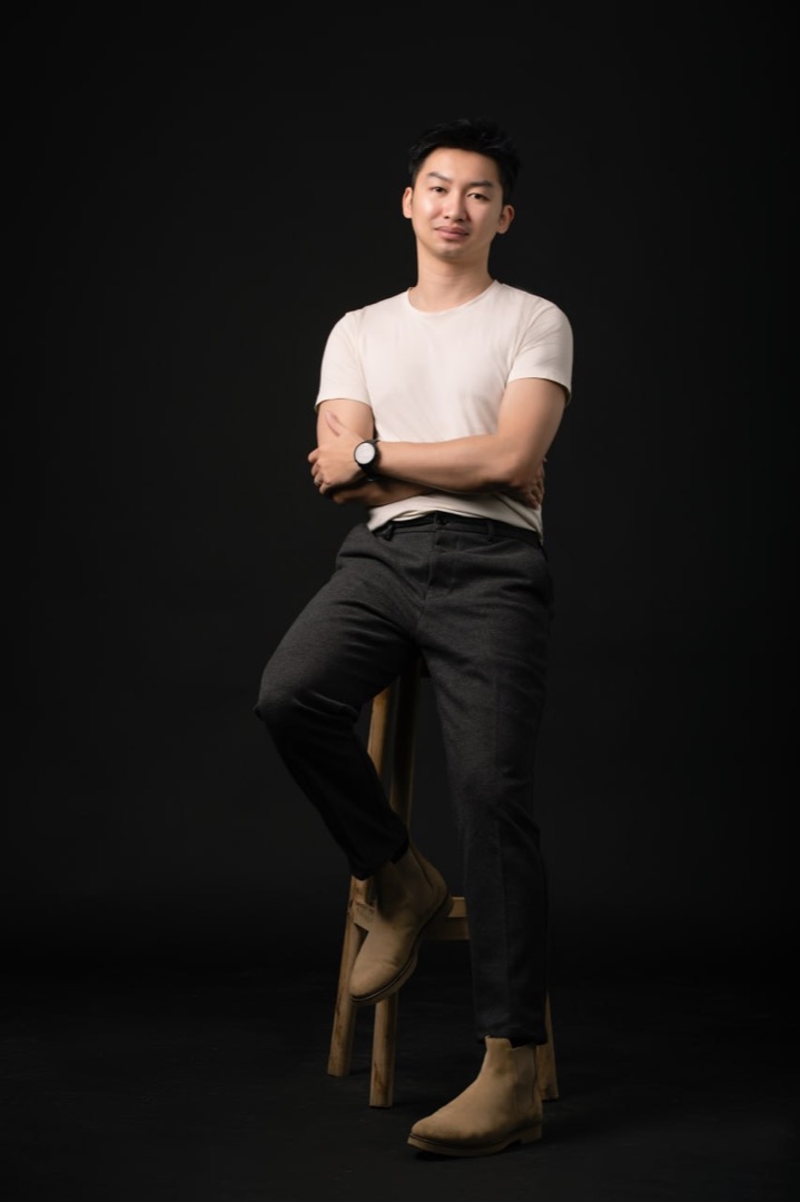 Tat Thang studio portrait